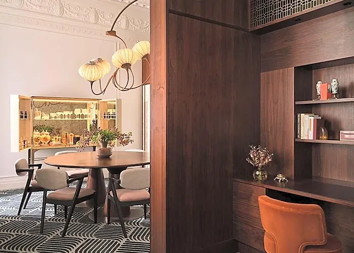 Rosewood Vienna